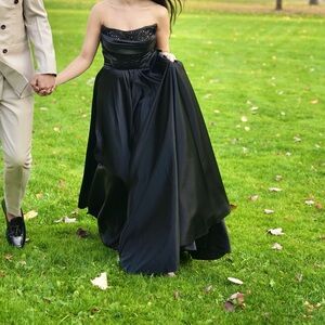 Black Prom Dress with Elegant Design